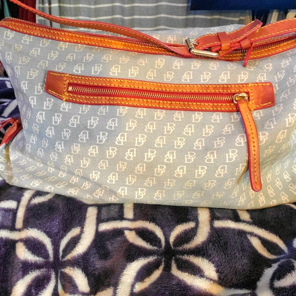Dooney Bourke brown leather gray logo Shoulder bag